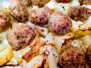 Baked Meatballs And Potatoes-Family Cooking Recipes 