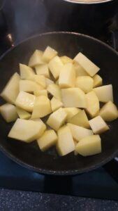 Cooking Potatoes In A Pan-Family Cooking Recipes 
