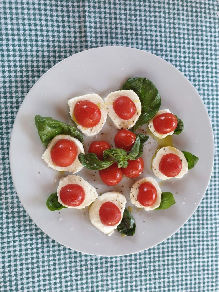 Easy Caprese Salad Recipe-Family