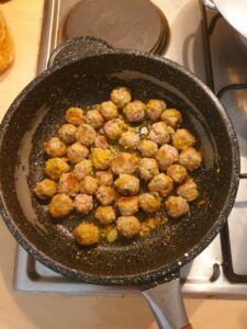 The Best Meatball Sauce Recipe- Qofte Me Lëng