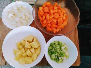 Simple Creamy Carrot Soup-Family Cooking Recipes 