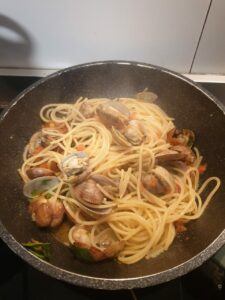 Spaghetti With Clam Sauce-Family Cooking Recipes 