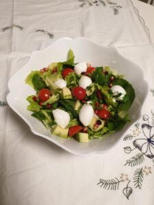 Spinach With Avocado Salad- Family Cooking Recipes