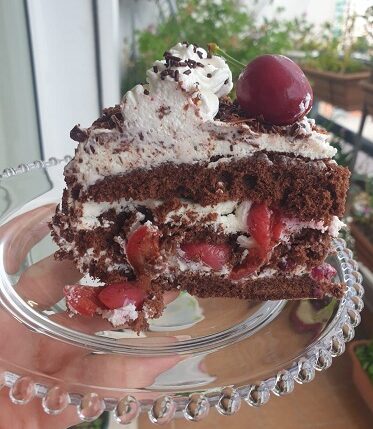 Easy Black Forest Cake-Family Cooking Recipes